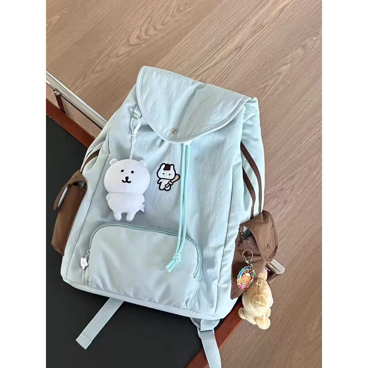 浅蓝色书包新款原百搭可爱背包大容量双肩包通勤大学生简约外出高