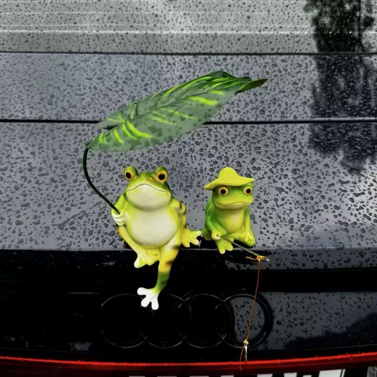 车外玩偶装饰品汽车车载创意玩偶挂件钓鱼青蛙撑伞车外摆件车顶车