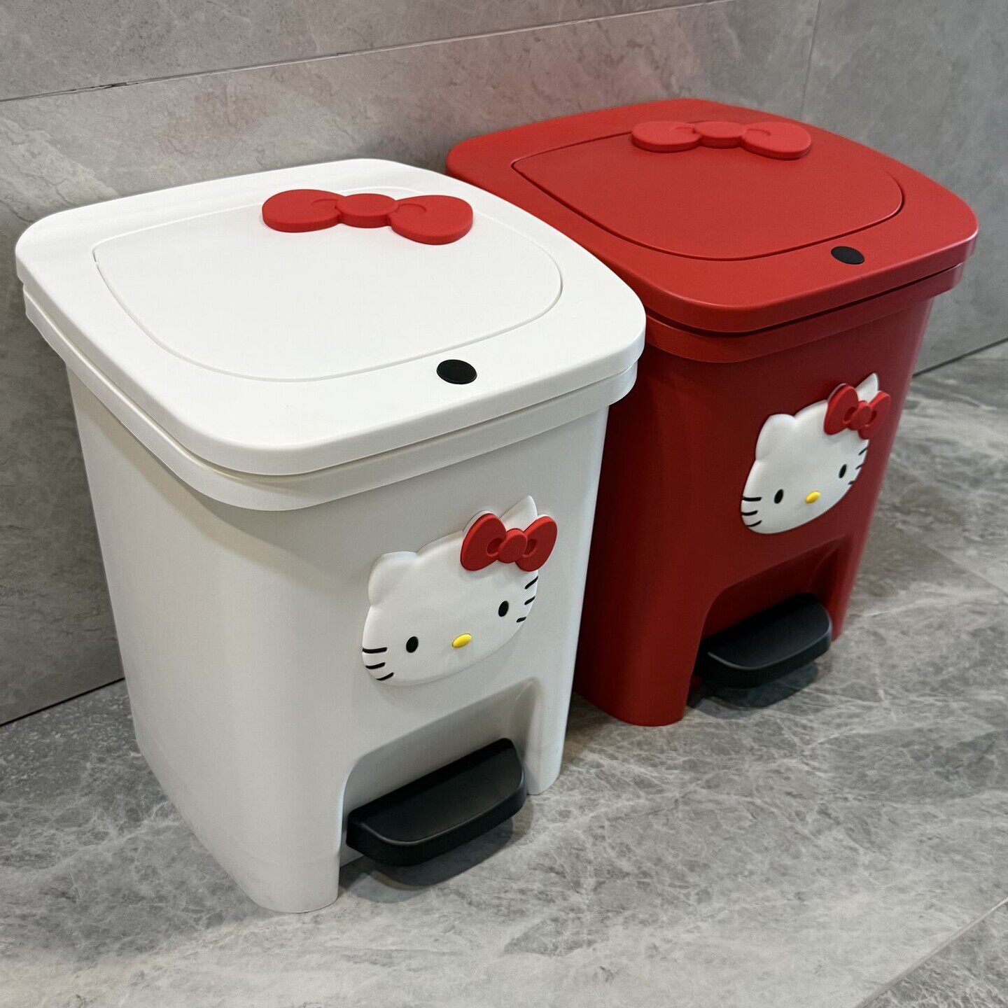 凯蒂猫垃圾桶卡通可爱高颜值家用客厅卧室脚踏按压双开带盖大容量