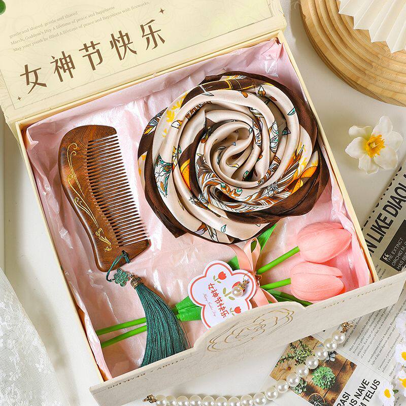 2026新款母亲节礼物送妈妈婆婆实用高档长辈女老师生日丝巾礼盒装