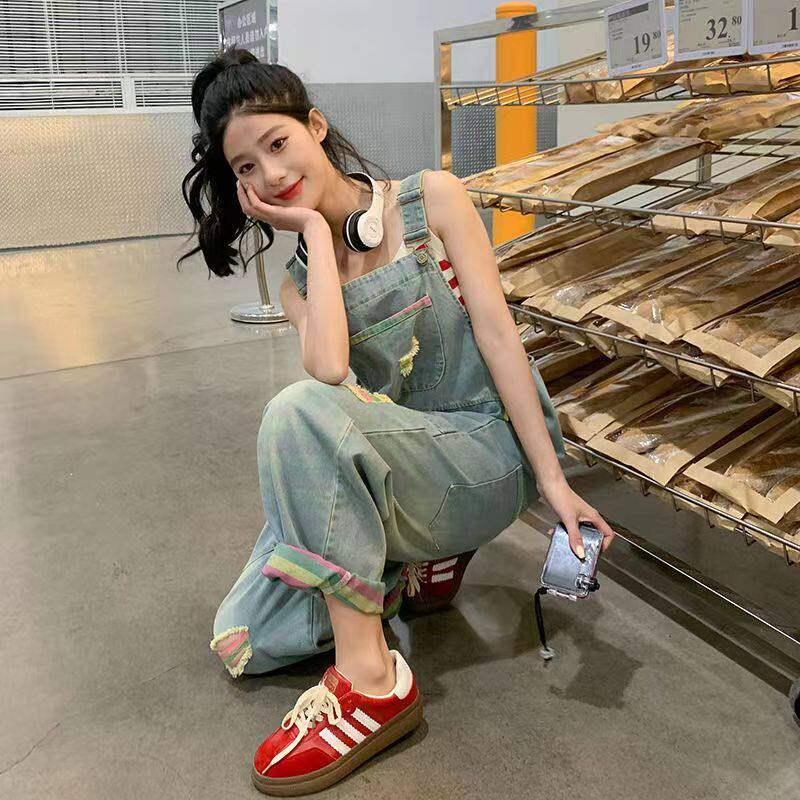 设计感彩色小众复古破洞宽松牛仔背带裤女2025春秋百搭休闲哈伦裤