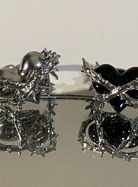 Vintage Black Spiked Heart Ring Women's Heart Irregular Coup