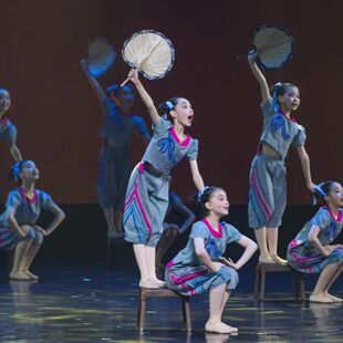 第十三届少儿小荷风采夏天的记忆演出服儿童元旦蒲扇舞蹈表演服装