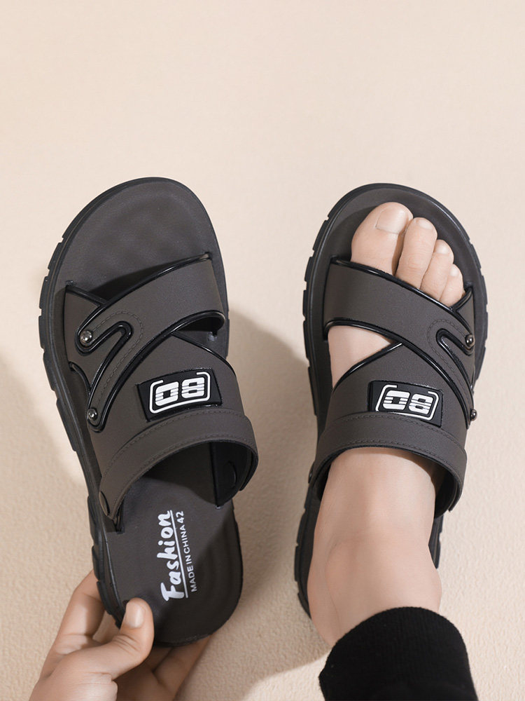 샌들 남성용 신작 여름 해변 아우터웨어 스포츠 드라이버 운전 미끄럼 방지 냄새 내마모성 샌들 및 슬리퍼 남성용
