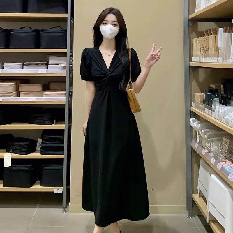 短款连衣裙女2026新款女装小众设计感收腰显瘦不规则小黑裙裙子夏图片