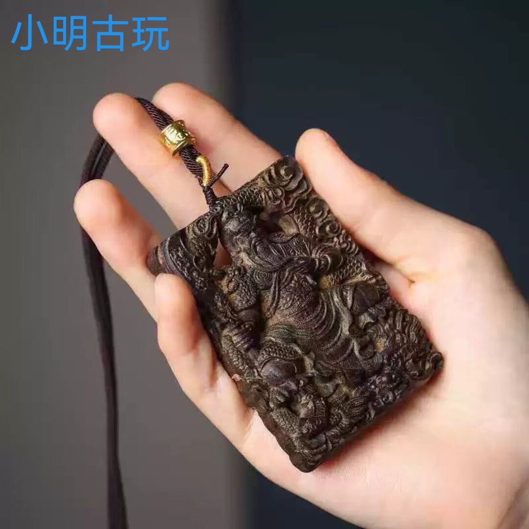 沉香木镂空雕刻武财神关公吊坠招财手把件