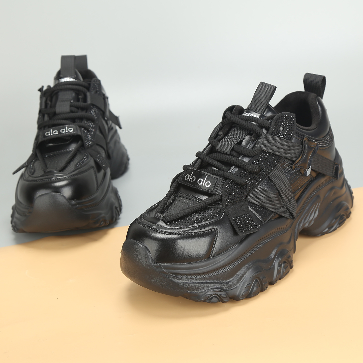 前掌加宽大码女鞋41到43厚底老爹鞋2025秋季新款真皮休闲运动跑步