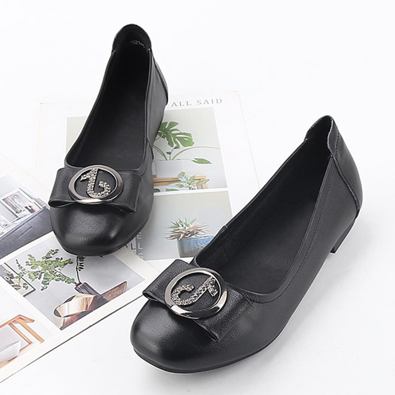 圆头休闲真皮浅口大码平底女鞋