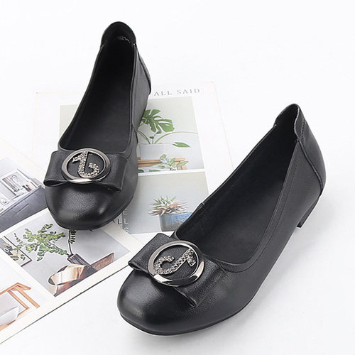 圆头休闲真皮浅口大码平底女鞋