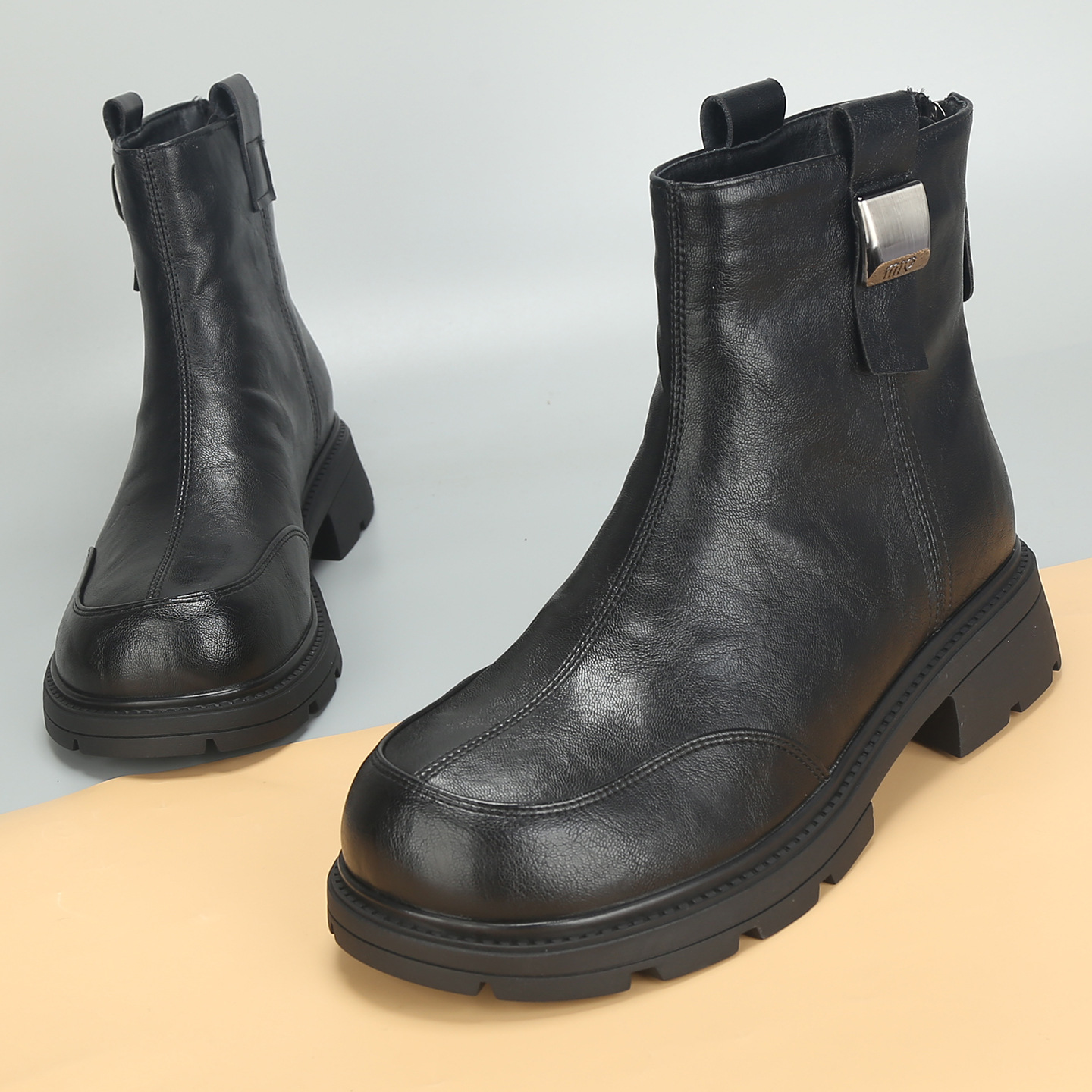 前掌加宽大码女鞋41到43秋冬新款马丁靴厚底短靴女靴加绒棉鞋丫丫