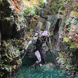 镜花水月高达初号机二号机零号机战损鱼缸自由破镜成品防尘盒现货