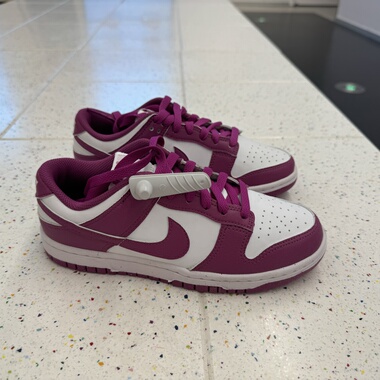犇犇运动Nike/ Dunk Low 米白色紫色女子休闲板鞋DD1873-108-110