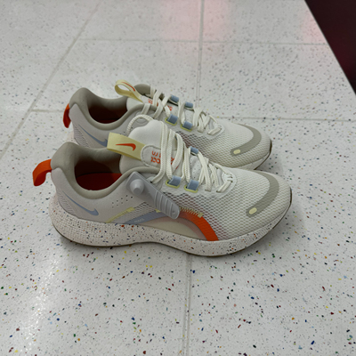 犇犇运动Nike/REACT ESCAPE RN 2女透气缓震跑步鞋 DJ9976-300