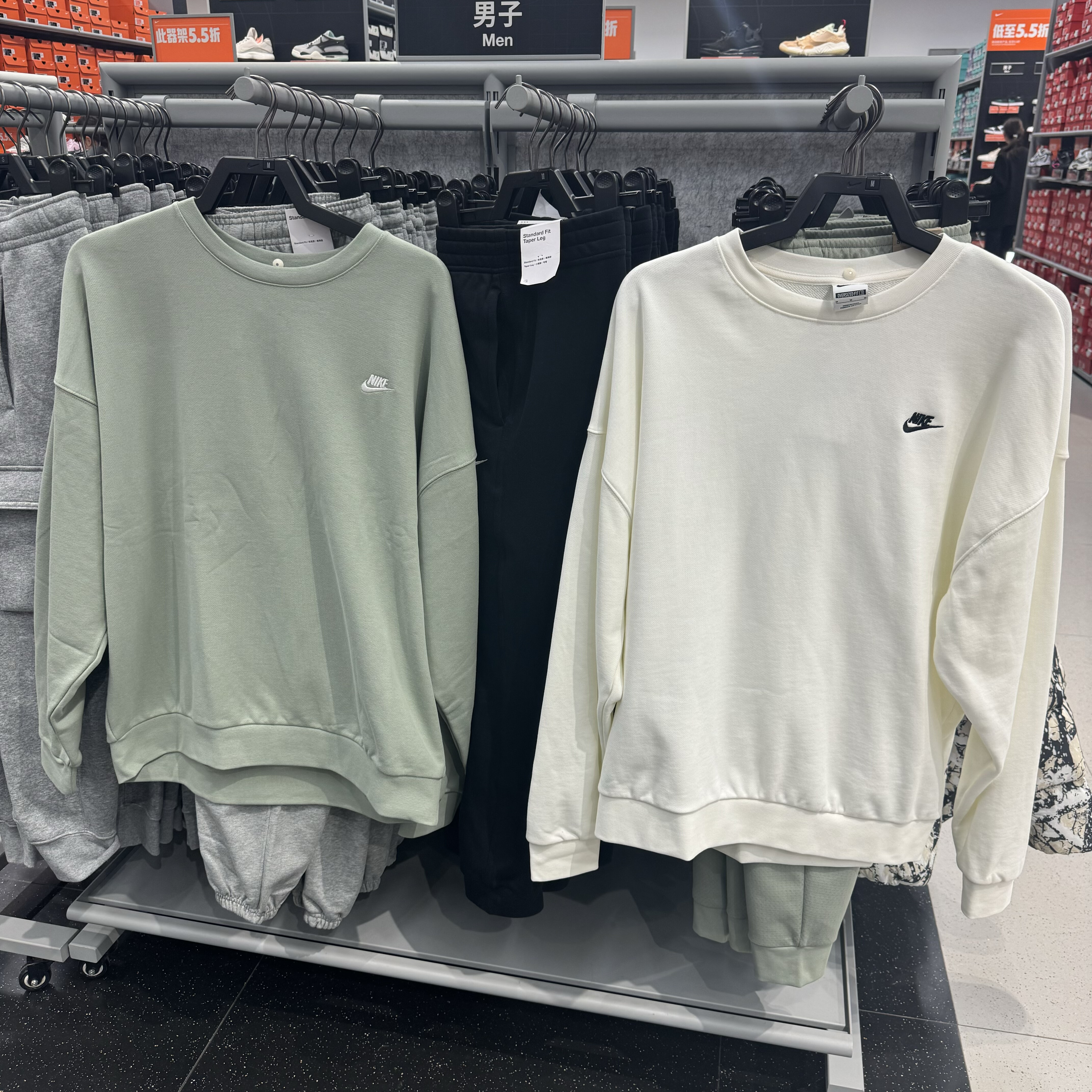 犇犇运动Nike/男子刺绣LOGO毛圈宽松运动长袖套头衫卫衣 HJ1820