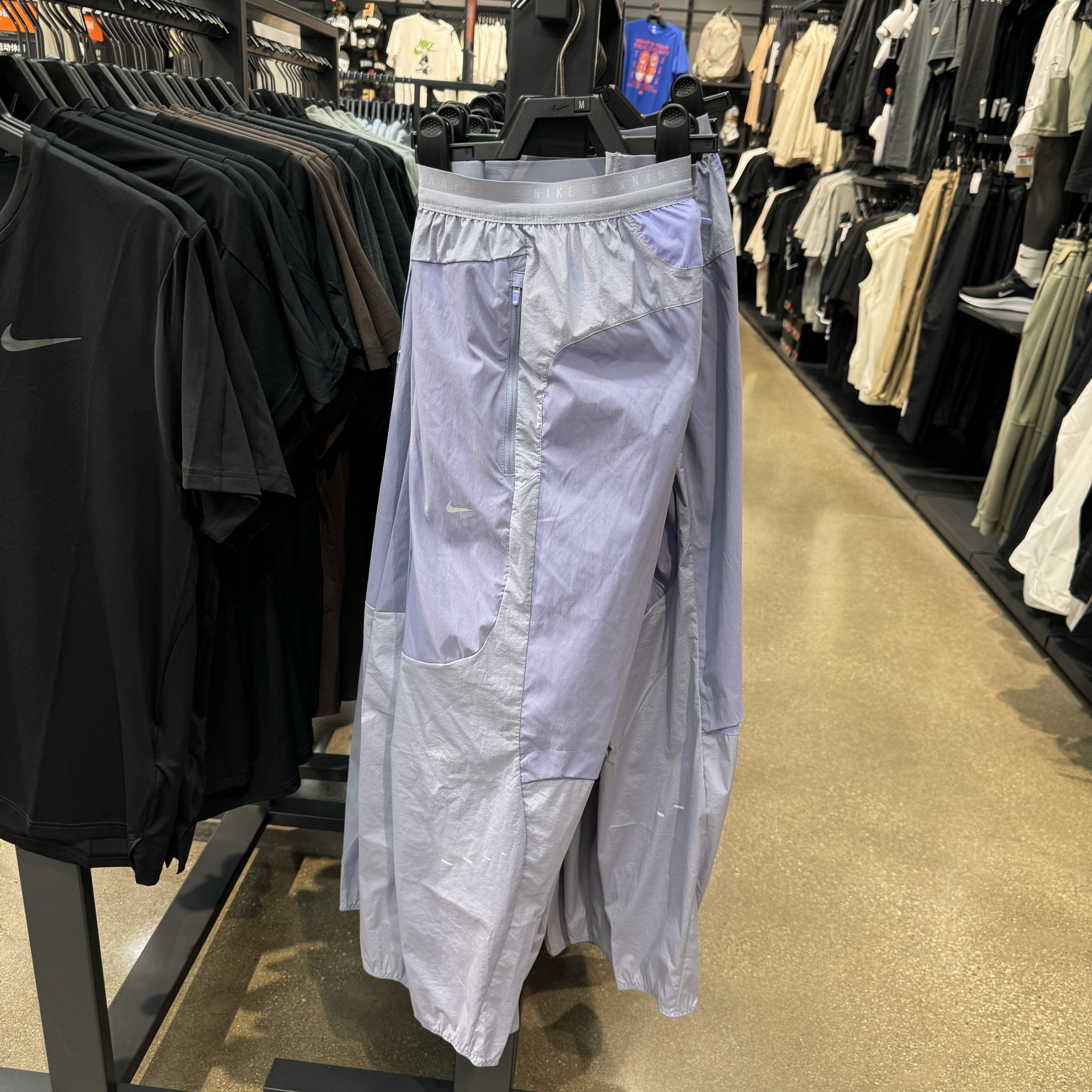 犇犇运动Nike/ OUTLETS 男子透气训练跑步长裤防泼水裤 IF2021
