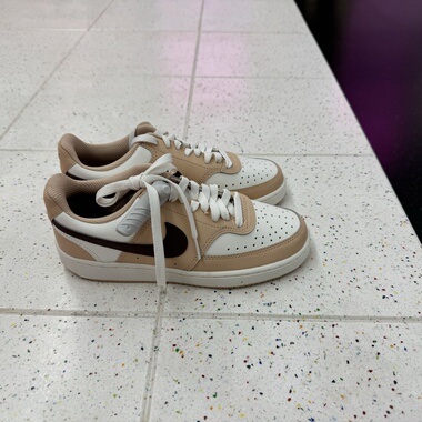 犇犇运动Nike/COURT VISION LO P NBK女子低帮运动休闲板鞋IM1652