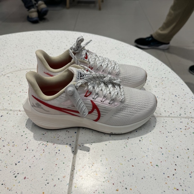 犇犇运动Nike/Air Zoom Pegasus 39 女子减震跑步鞋 FD4344-161