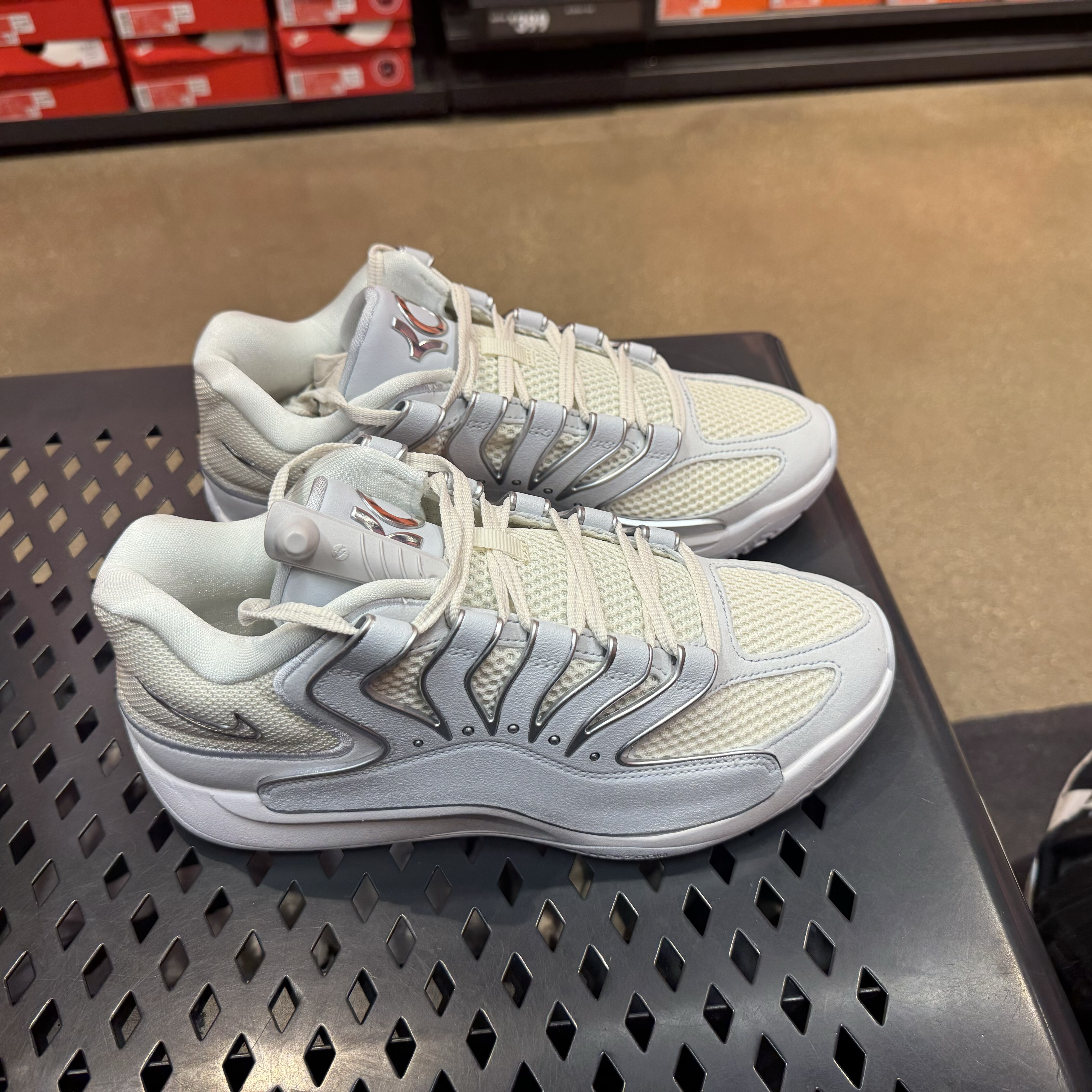 犇犇运动Nike/KD 18 男子杜兰特18休闲实战缓震篮球鞋 HV1991-001