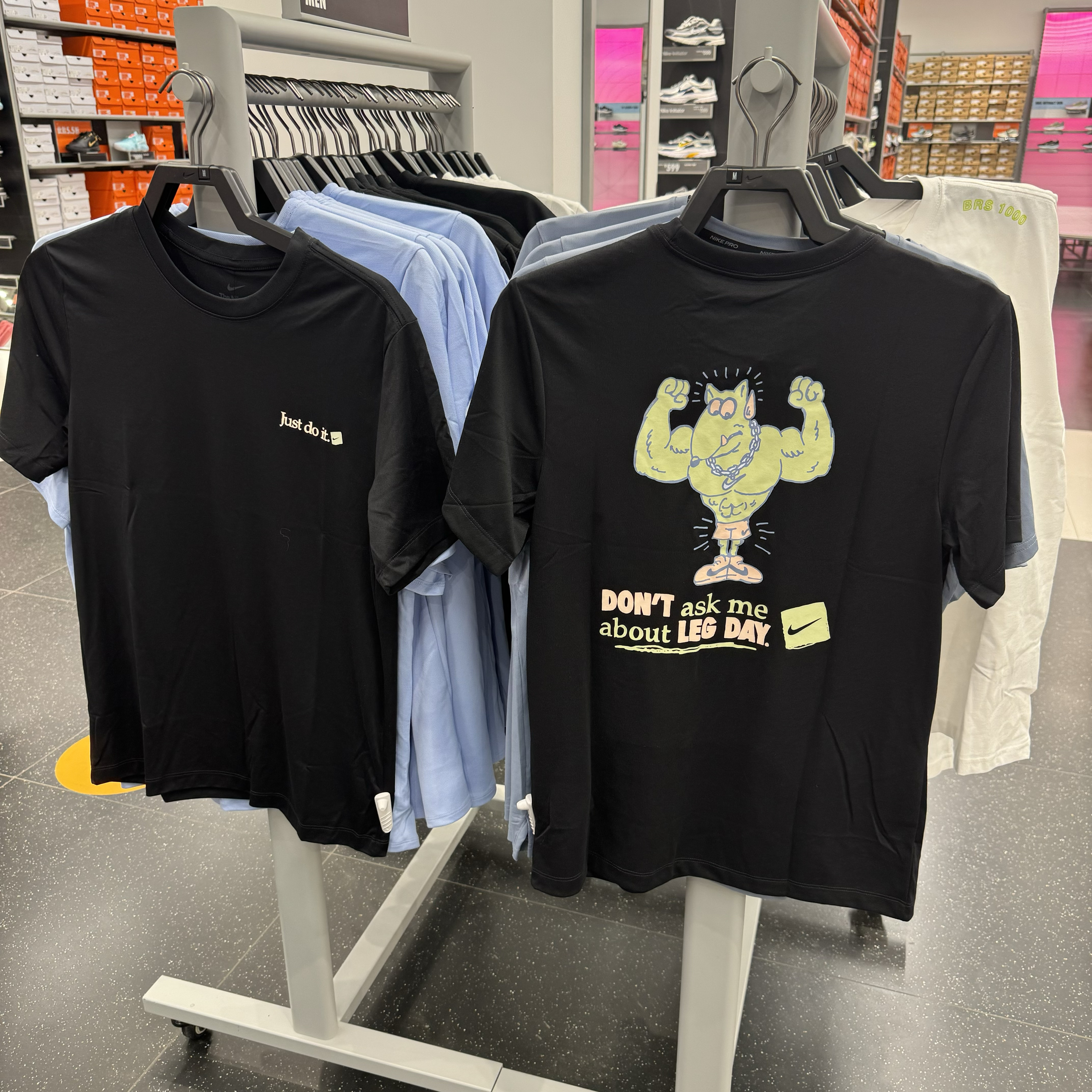 犇犇运动Nike/ 男子速干舒适透气训练休闲短袖T恤 FZ8045-010