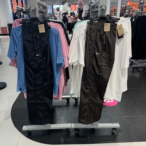 犇犇运动Nike/ 女子梭织宽松透气直筒休闲高腰长裤FV7656-004-010