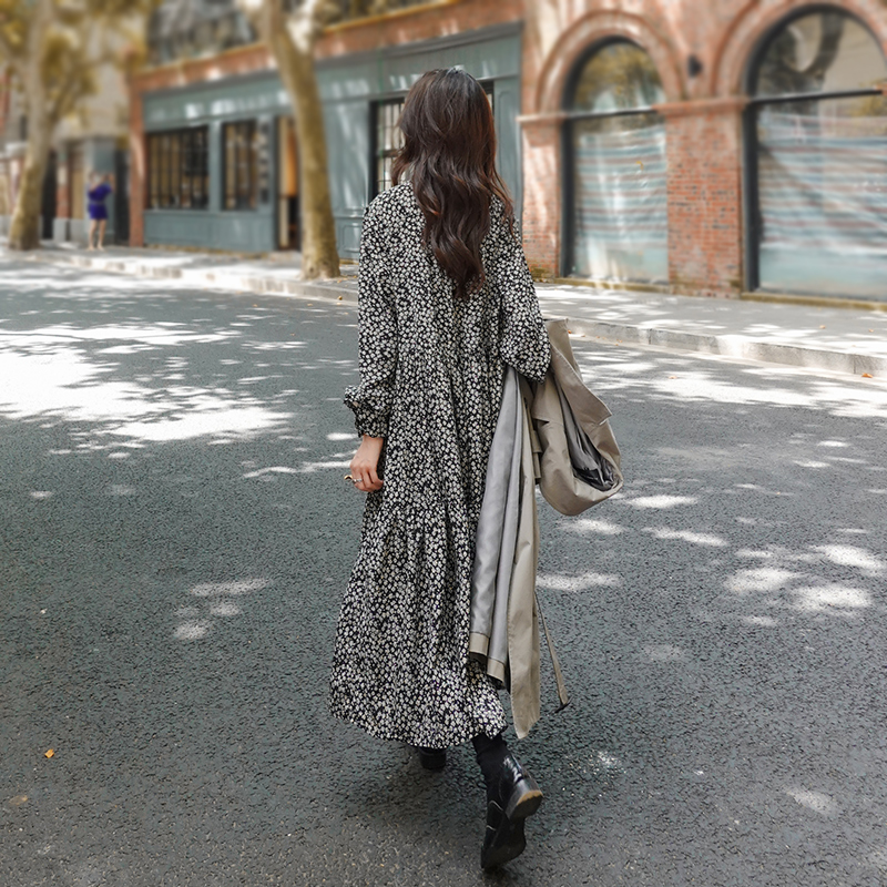 法式复古碎花连衣裙女春秋装2020年新款长款雪纺长袖打底裙子冬季