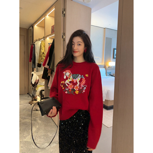 N.COU妮蔻25冬新款 毛衣 别致设计感马年提花烫钻圆领套头针织衫