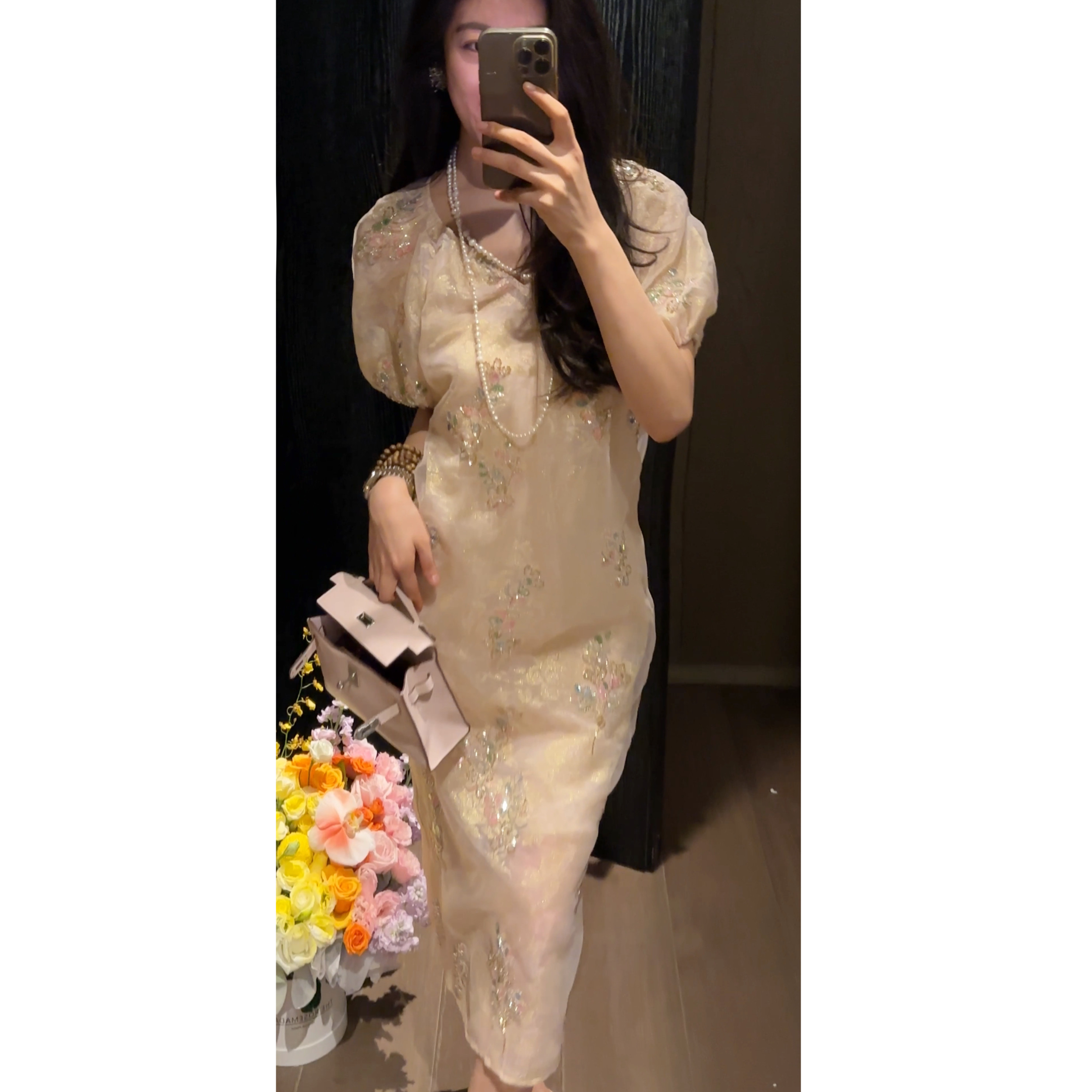 N.COU妮蔻26夏新款重工刺绣串珠V领轻奢连衣裙女气质泡泡袖长裙