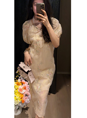 N.COU妮蔻26夏新款重工刺绣串珠V领轻奢连衣裙女气质泡泡袖长裙
