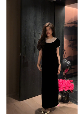 N.COU妮蔻25夏新款轻奢设计感洋气黑色钉珠圆领100真丝丝绒连衣裙