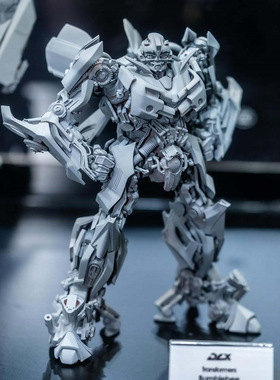 变形金刚THREEZERO 3A 变形金刚1电影大黄蜂DLX比例3零成品不可变