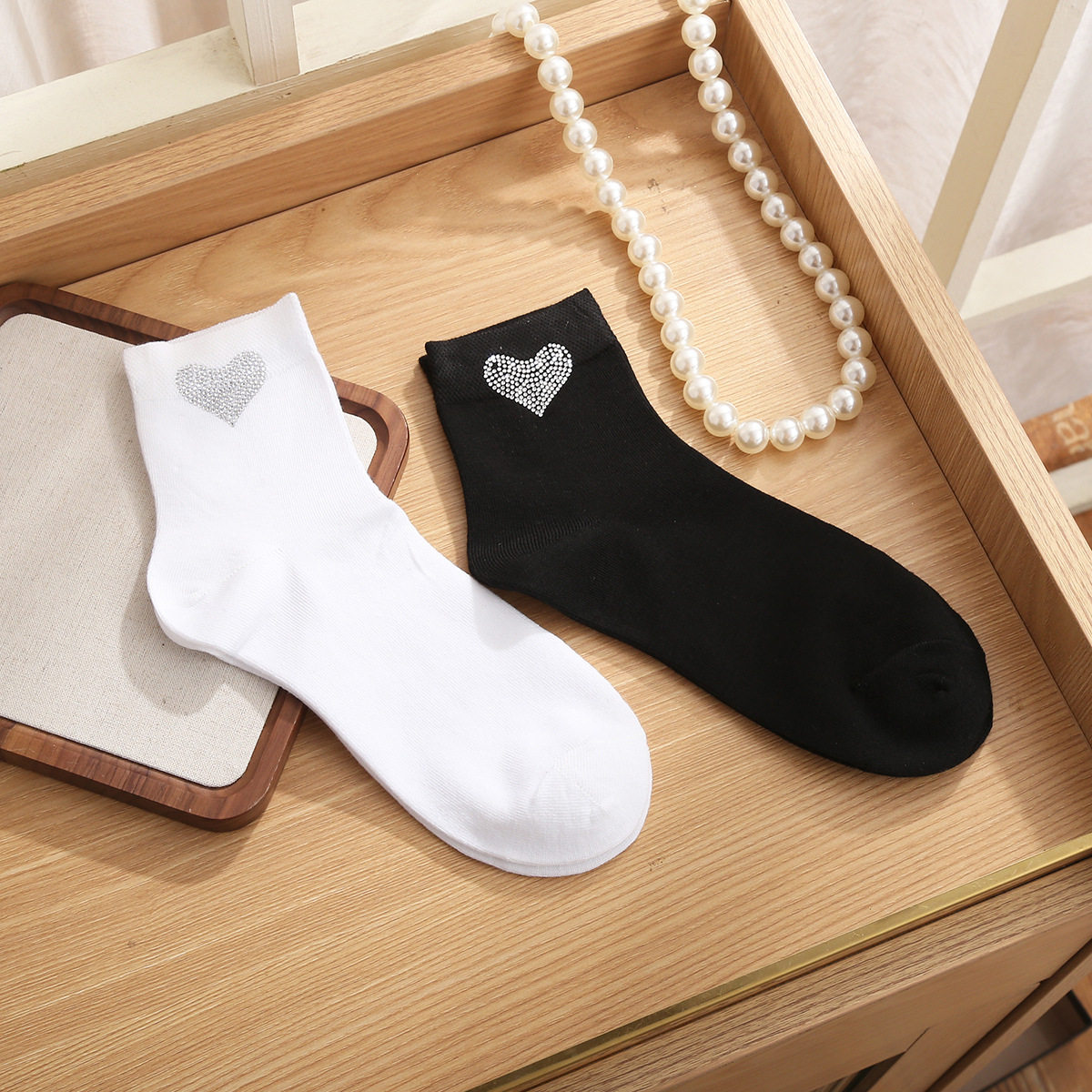 潮流欧货重工水钻大笑脸棉袜女袜春秋季学院风运动短袜透气舒适,女士内衣/男士内衣/家居服,短袜,淘宝优惠券,粉丝福利购,淘宝优惠卷