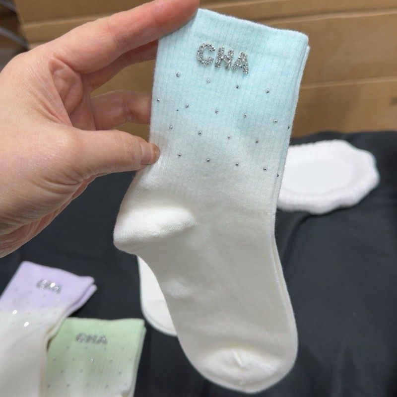 尊嘟好看渐变色 甜美小香风烫钻巨好穿个性洋气 透气舒适纯棉袜子