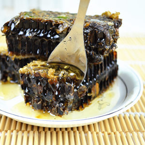 巢蜜天然农家自产纯蜂巢蜜蜂蜜老蜂巢蜂窝野生