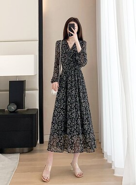 速发黑色茶歇碎裙连衣裙2420新款春季V领收腰过膝中长花a字裙子