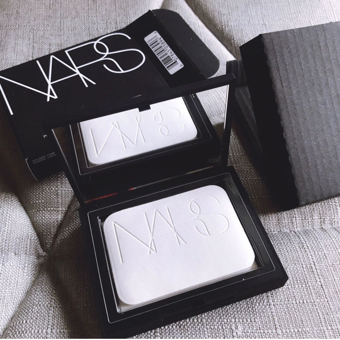 nars纳斯透明蜜粉饼定妆控油散粉