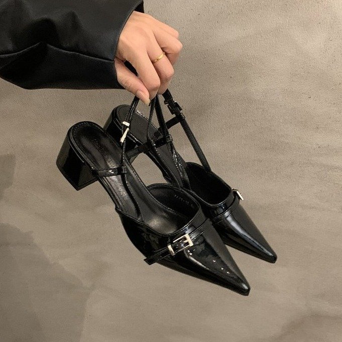 法式气质包头凉鞋女皮带扣真皮尖头高跟鞋粗跟后空单鞋2025新款