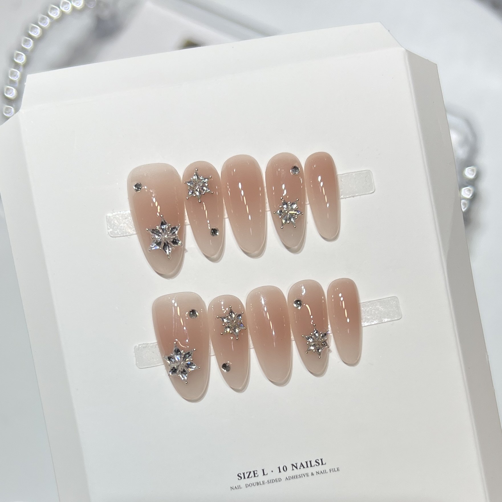 手工温柔腮红裸色显白穿戴甲贴片