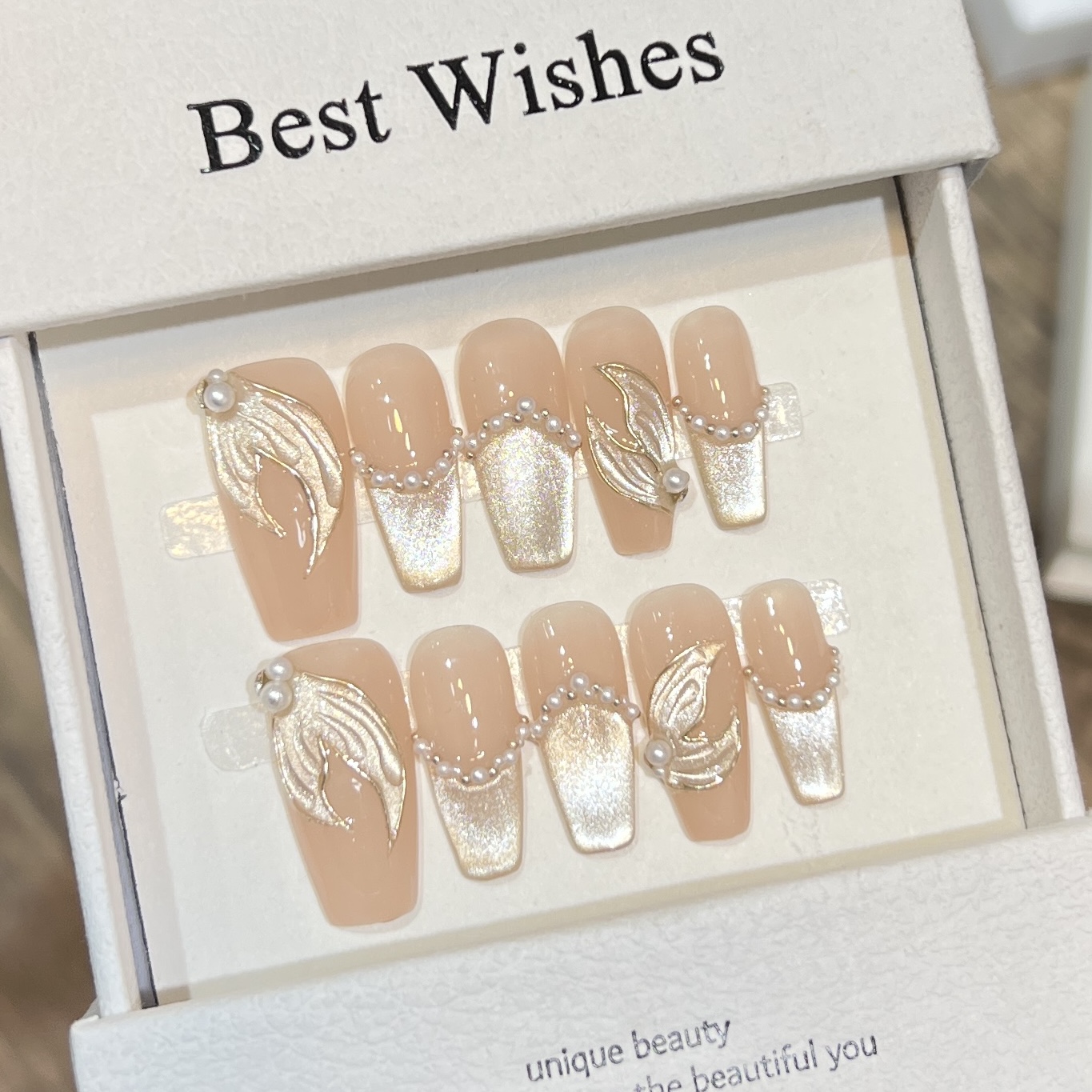 法式猫眼爆闪穿戴甲高级感