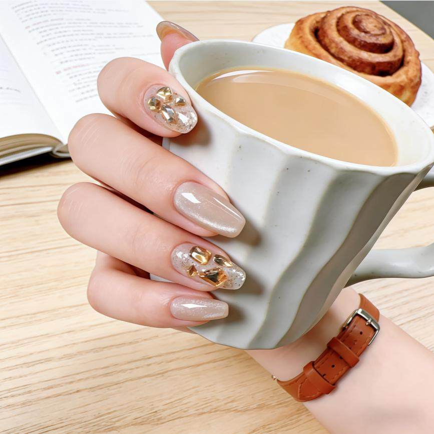 奶咖碎金轻奢美甲堆钻穿戴甲