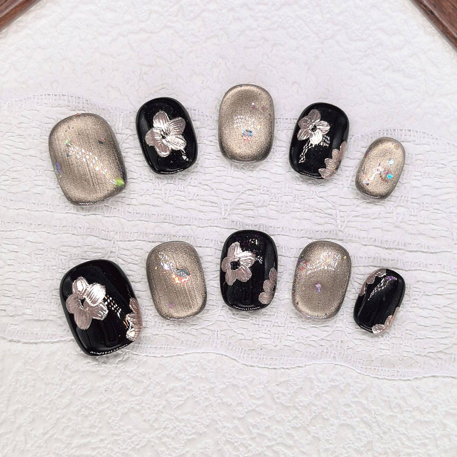 原创【山花】秋日爆款高级黑金色显白猫眼穿戴甲短款纯手工穿戴甲,彩妆/香水/美妆工具,穿戴甲/甲片,淘宝优惠券,粉丝福利购,淘宝优惠卷