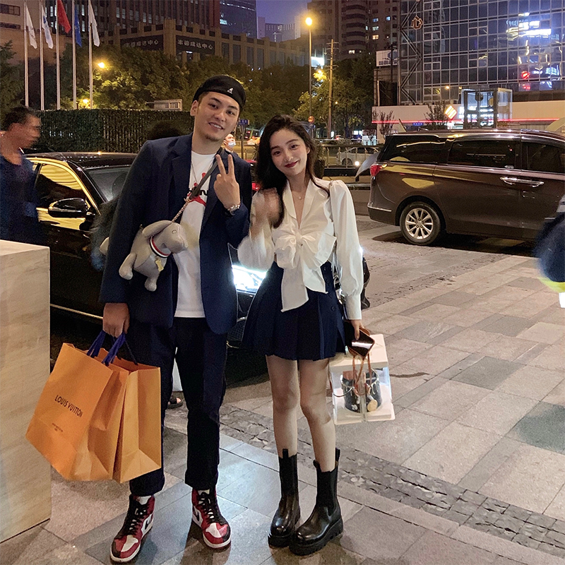 DoggyQin/美少女 / 2020新款设计师款蝴蝶结秋修身遮肉长袖衬衫