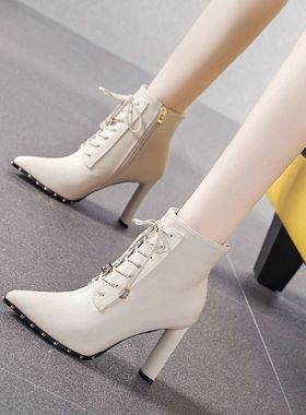 尖头短靴女2024年新款白色高跟鞋粗跟显瘦系带马丁靴瘦瘦靴ins潮