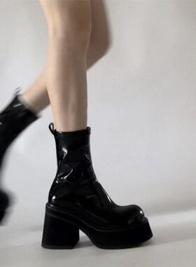 黑色粗跟美式辣妹小个子马丁靴女2023年秋季新款小众高跟短靴子