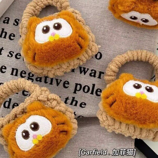 钩针编织毛线耳机包山茶花保护套