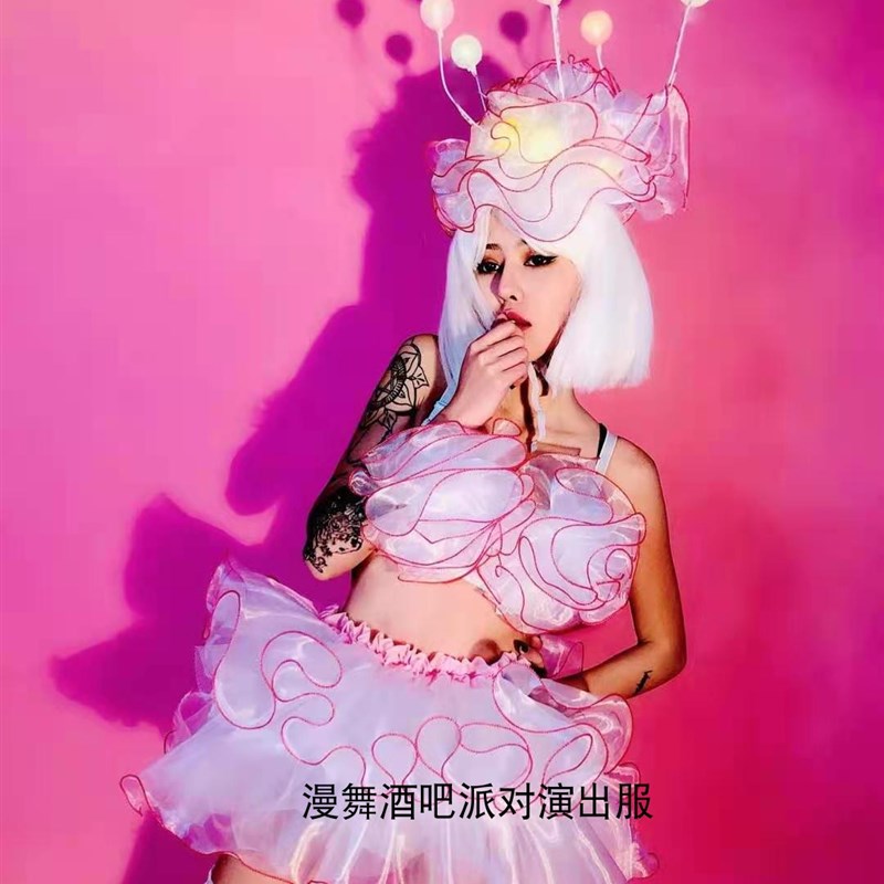 速发舞漫酒吧夜店酒吧o演色服派对嘉宾性感粉出少彩色灯球蓬蓬裙
