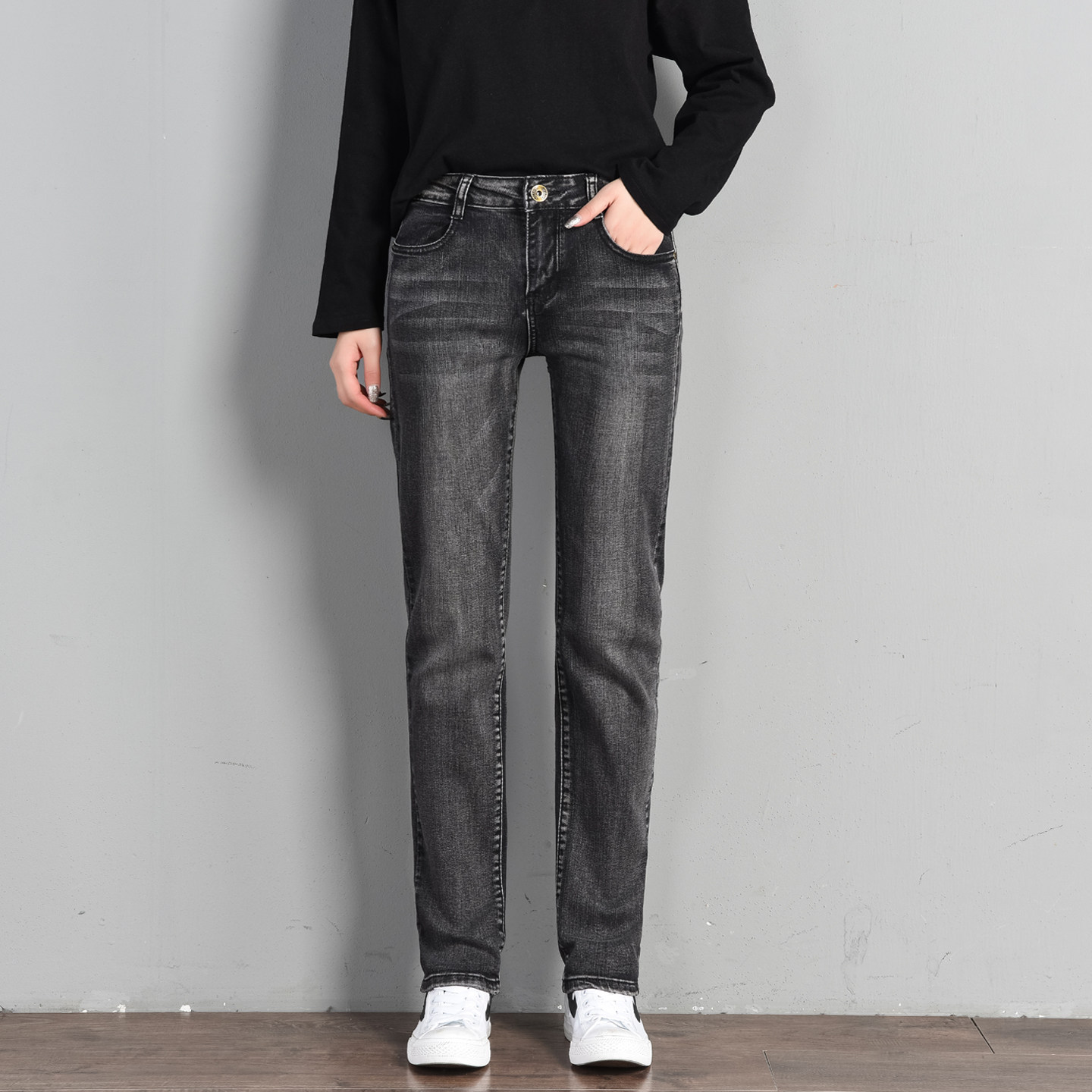 灰色直筒牛仔裤女2025春秋弹力高腰显瘦时尚百搭修身中年妈妈长裤
