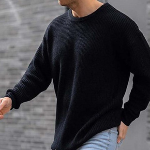 秋新款时尚男士纯色圆领针织上衣Autumn Men's Solid Knitted Top