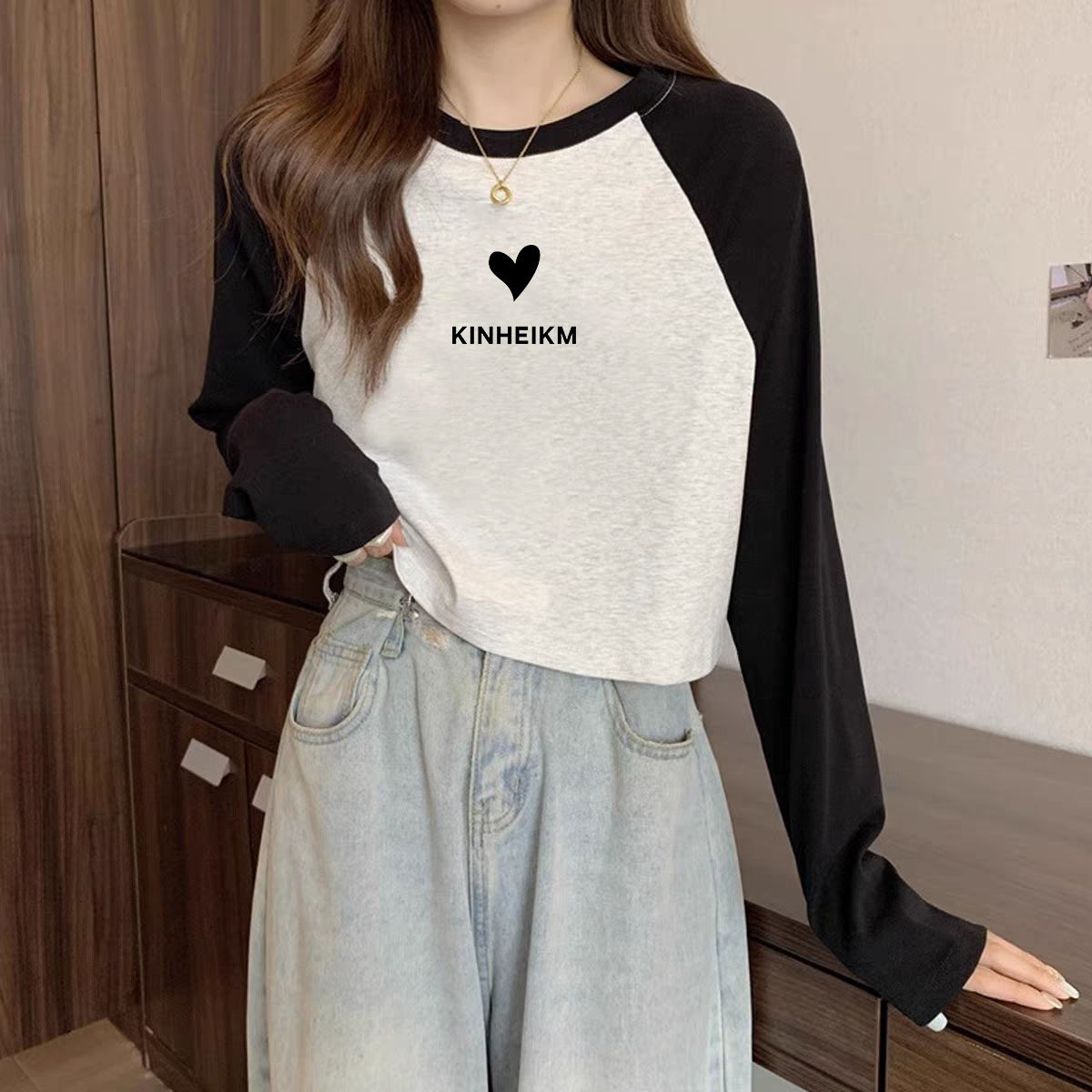 2025春秋新款撞色插肩休闲宽松上衣女小个子百搭印花短款长袖ins