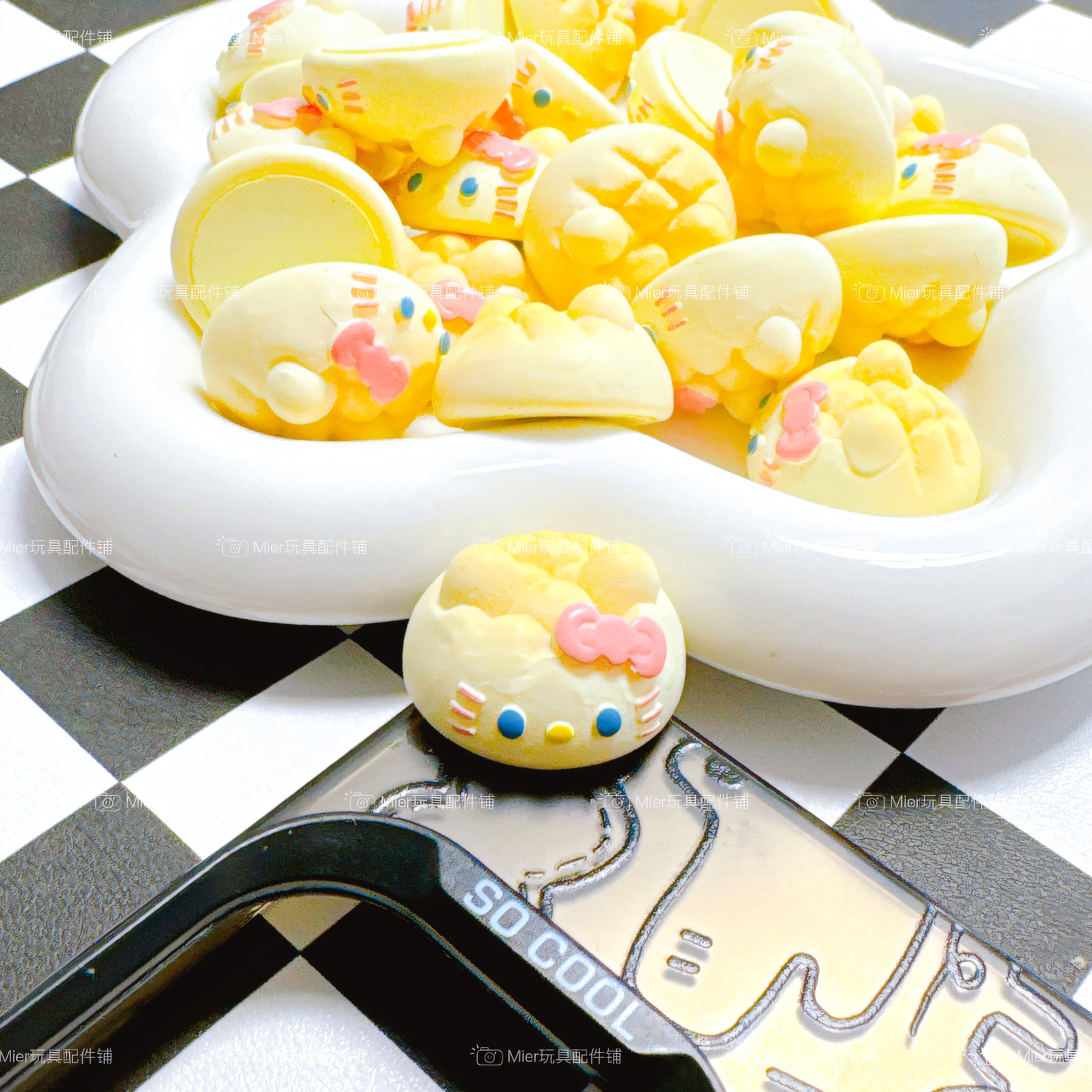 PVC设计款Hello Kitty馒头公仔DIY串珠奶油胶手机壳摆件笔刀