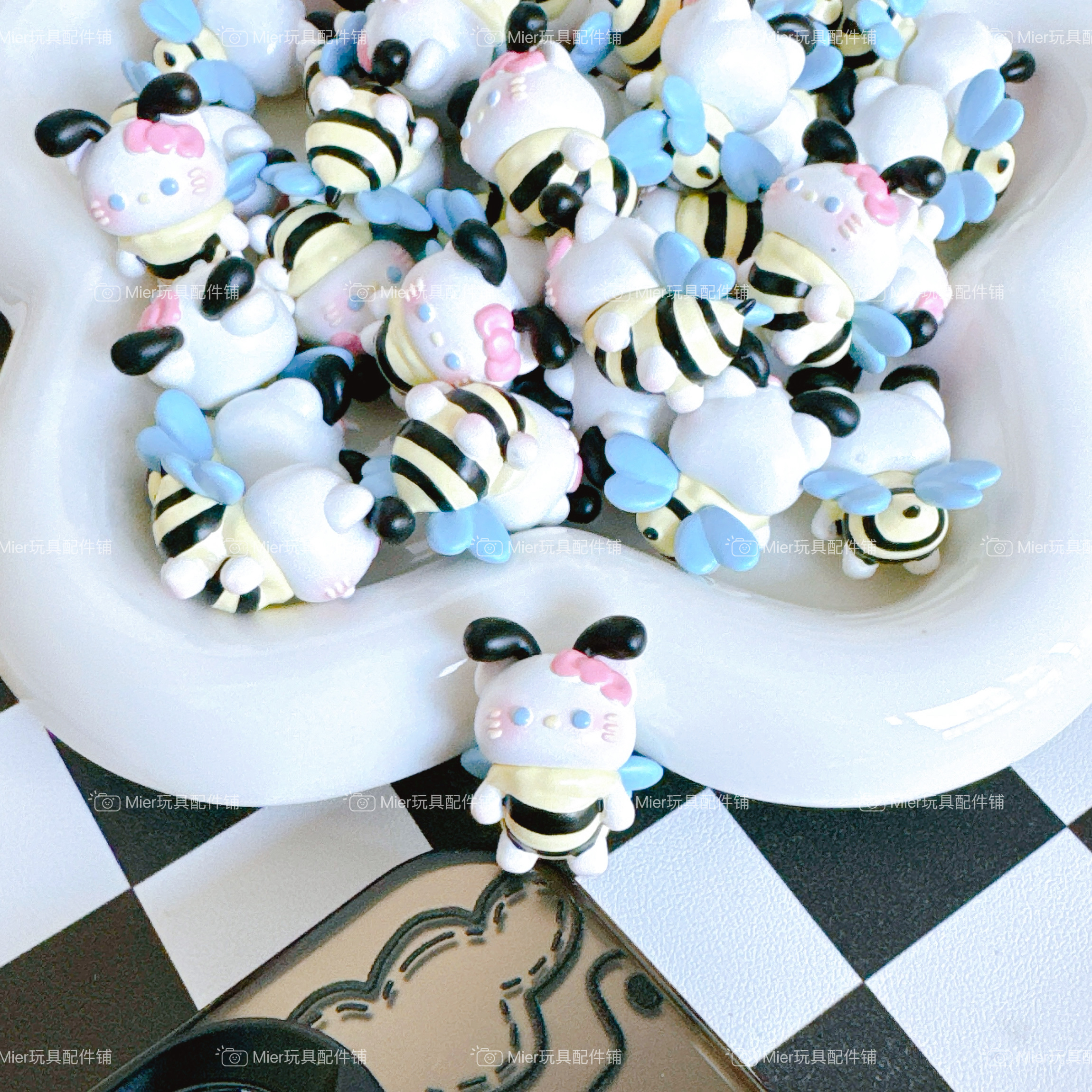 PU设计款Hello Kitty蜜蜂变装公仔DIY奶油胶手机壳挂件摆件笔刀